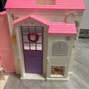 Vintage 1996 Folding Pretty Barbie House- Light Works- Compact 4 Rooms! EUC Rare